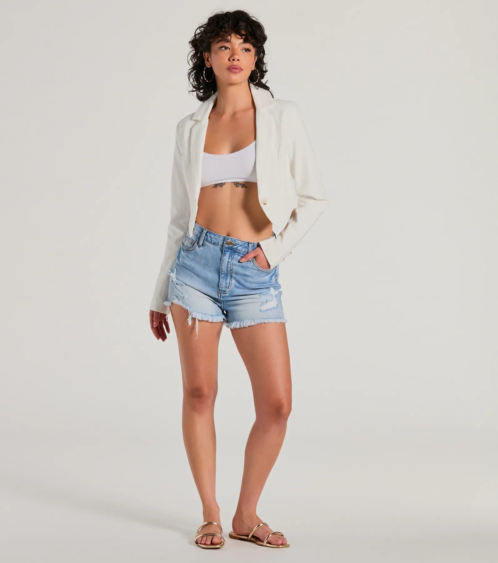 Elevated Theme Long Sleeve Crop Linen Blazer - Image 3