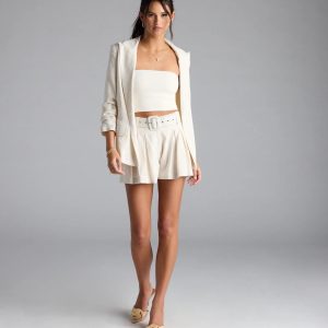Looking Chic Belted Trouser Shorts With Linen