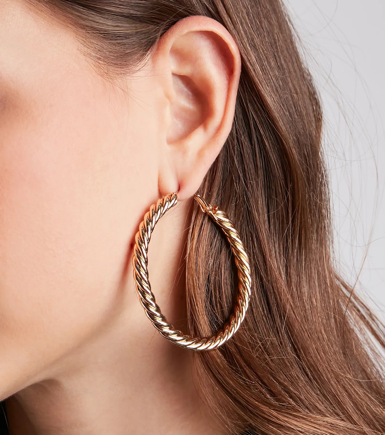 Chic Trendsetter Hoop Earrings Set - Image 6