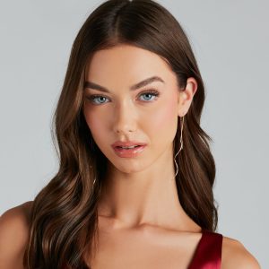 Minimalistic Girl Chain Thread Earrings