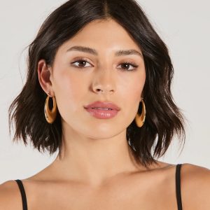 Compliment Worthy Oval Hoop Earrings