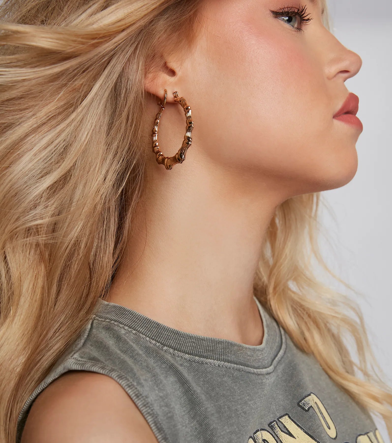 Chic Trendsetter Bamboo Hoop Earrings - Image 2