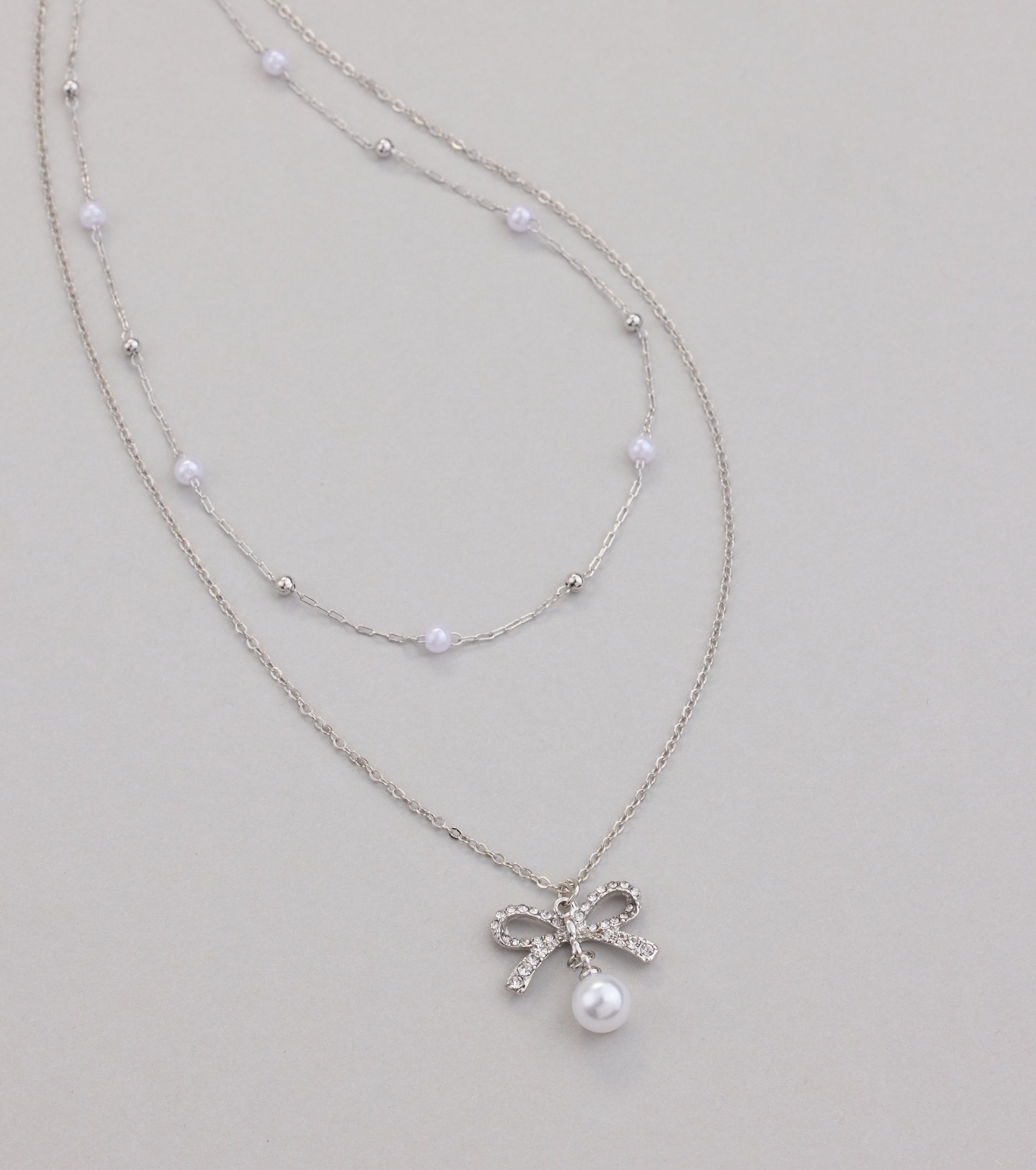 Sweet Trend Bow Pearl Layered Necklace - Image 2