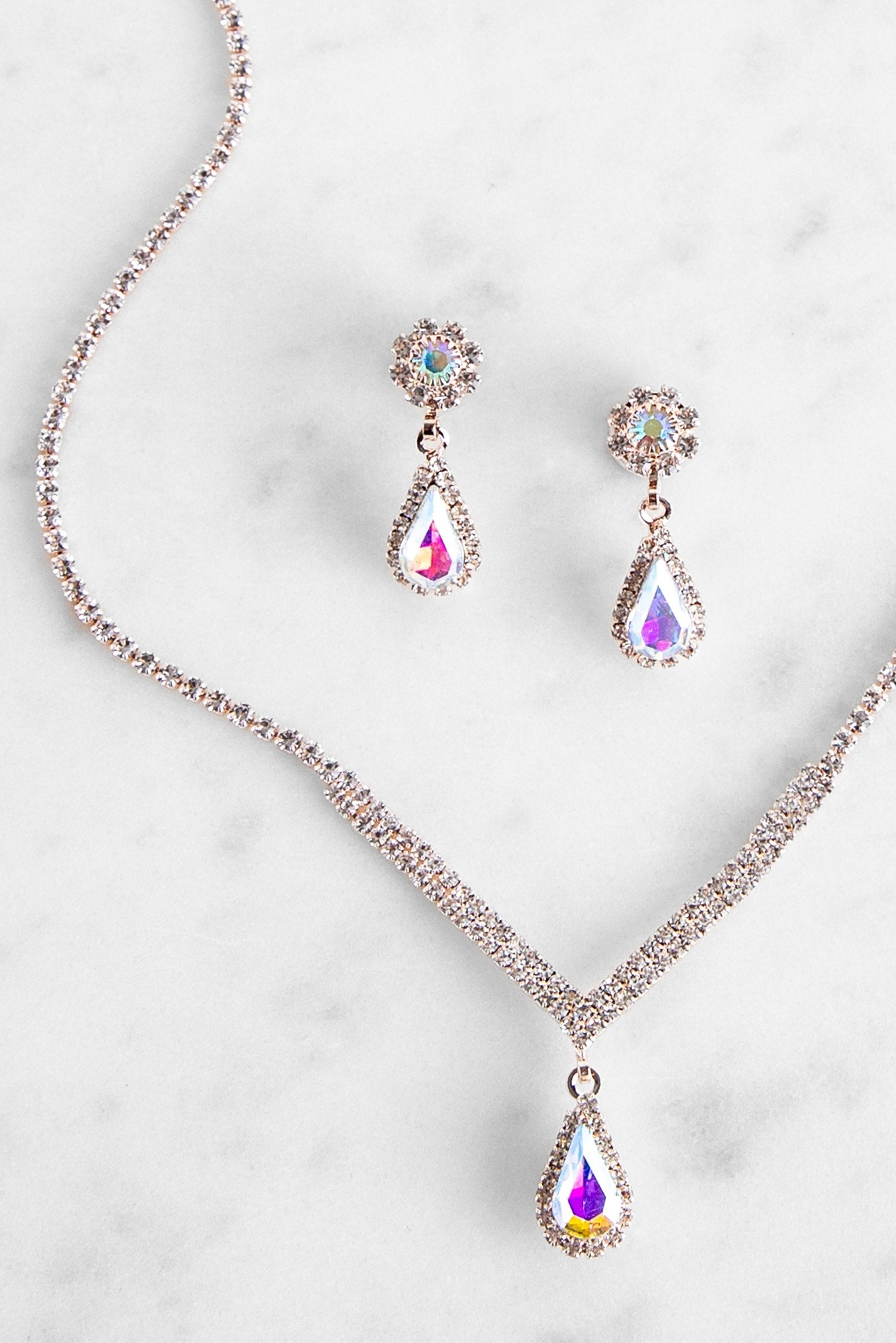 A Drop Of Glam Necklace Set - Image 3