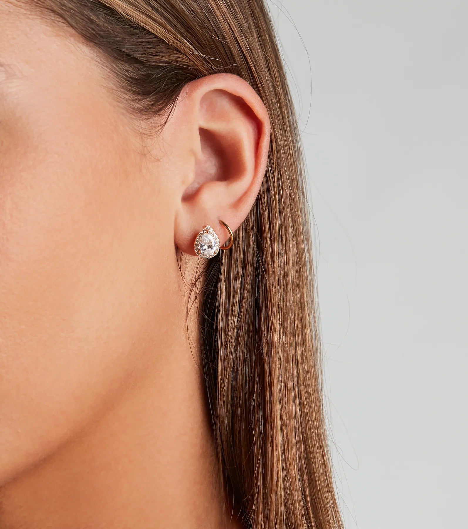 Delicate Glam Necklace And Studs Set - Image 2