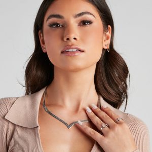 Sleek Snake Chain And Stud Earrings Set