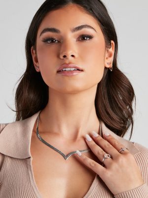 Sleek Snake Chain And Stud Earrings Set