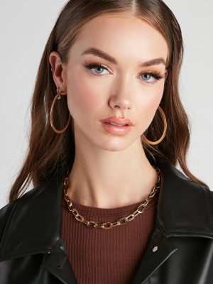 Perfect Statement Chain Link Collar