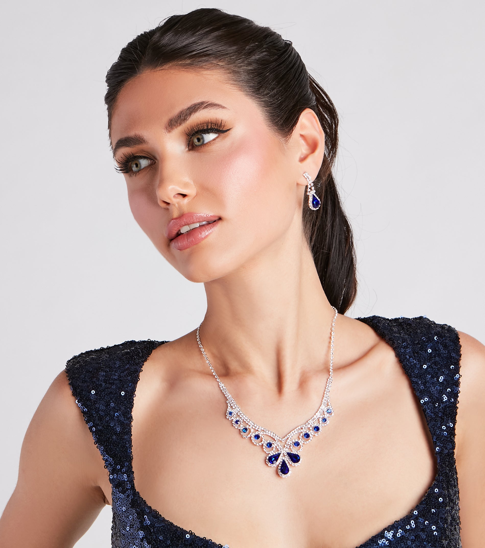 Dramatic Glamour Gemstone Necklace And Earrings Set - Image 3