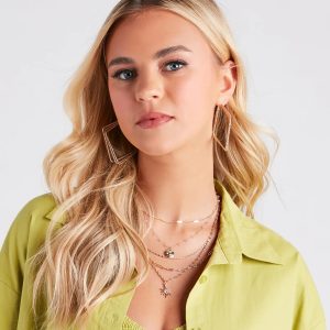 Layered In Trendy Glamour Necklace Set