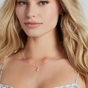Elegant Aura Dainty Rhinestone And Pearl Necklace