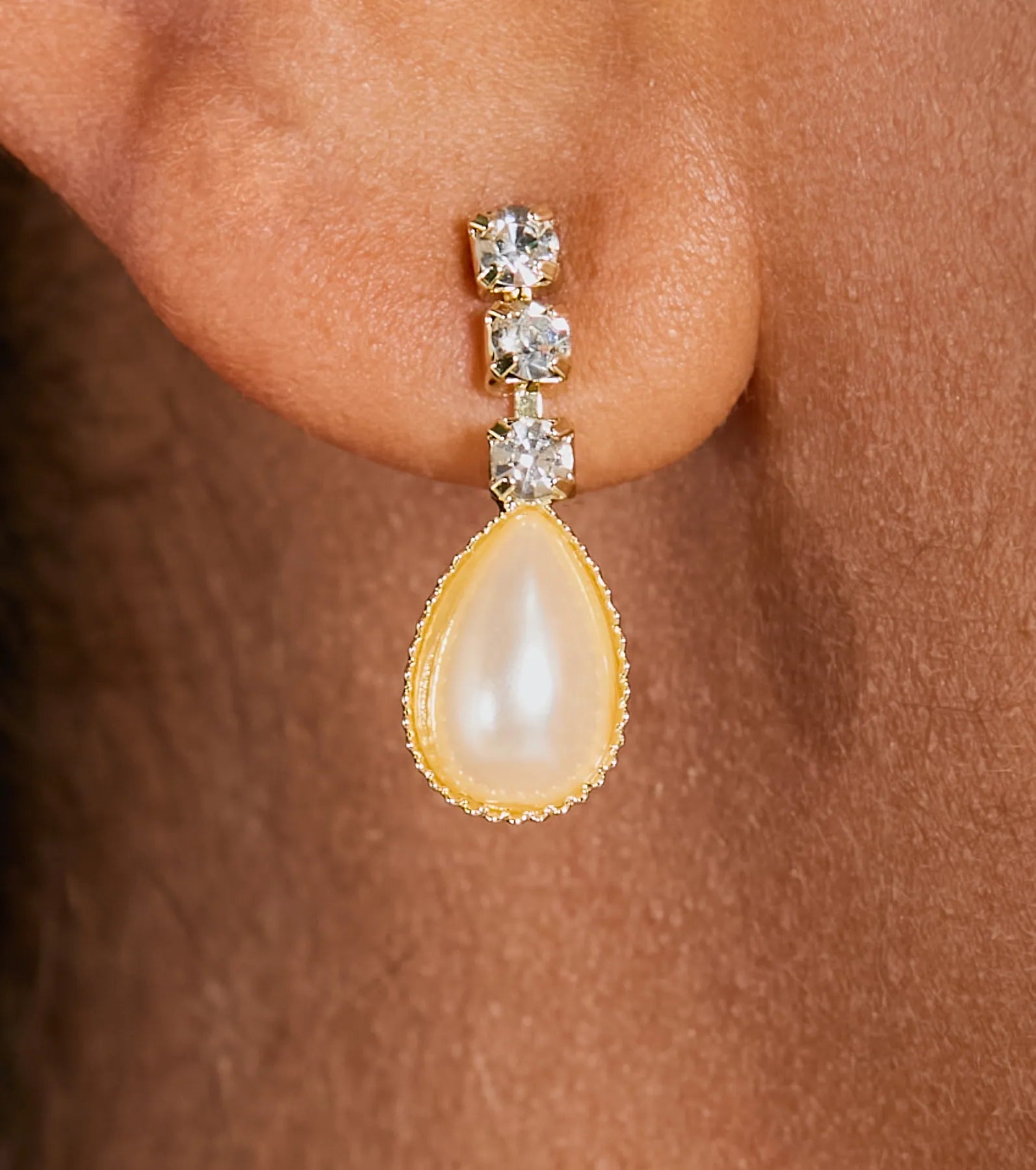 Luxe Energy Rhinestone Pearl Necklace And Earrings Set - Image 2