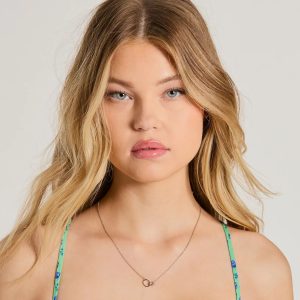 Chic Shine Cubic Zirconia Circle Charm Necklace