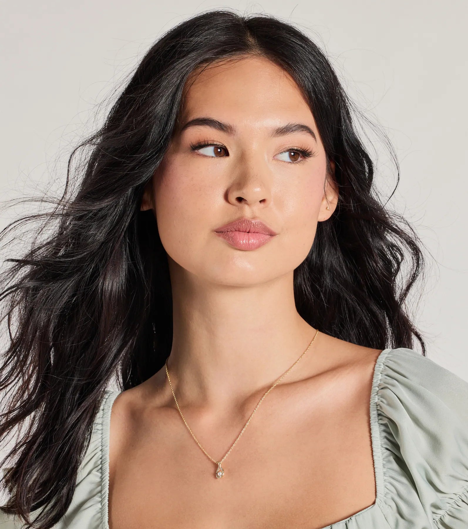 Elegant Aura Dainty Rhinestone And Pearl Necklace - Image 2