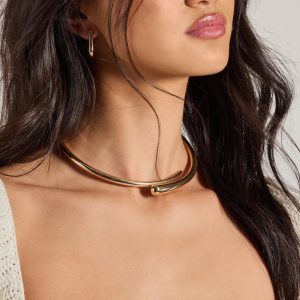 Chic And Sleek Metal Choker Necklace