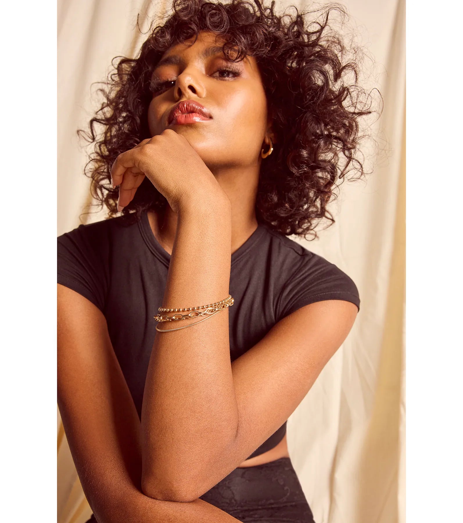 Simple Shine Layered Chain Bracelet - Image 2