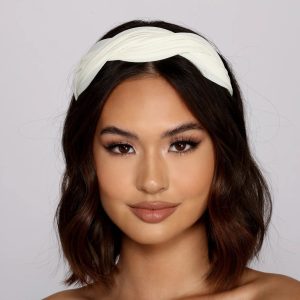 Trendy Twisted Detail Headband