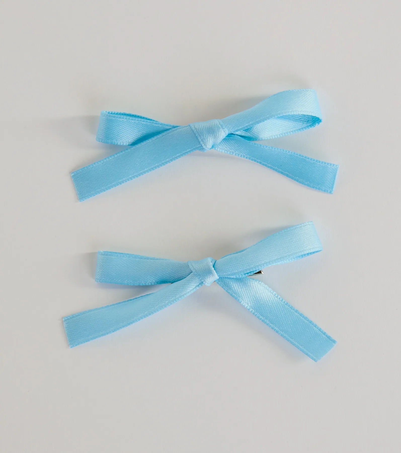 Dainty And Chic Short Hair Bow Clip Set - Image 4