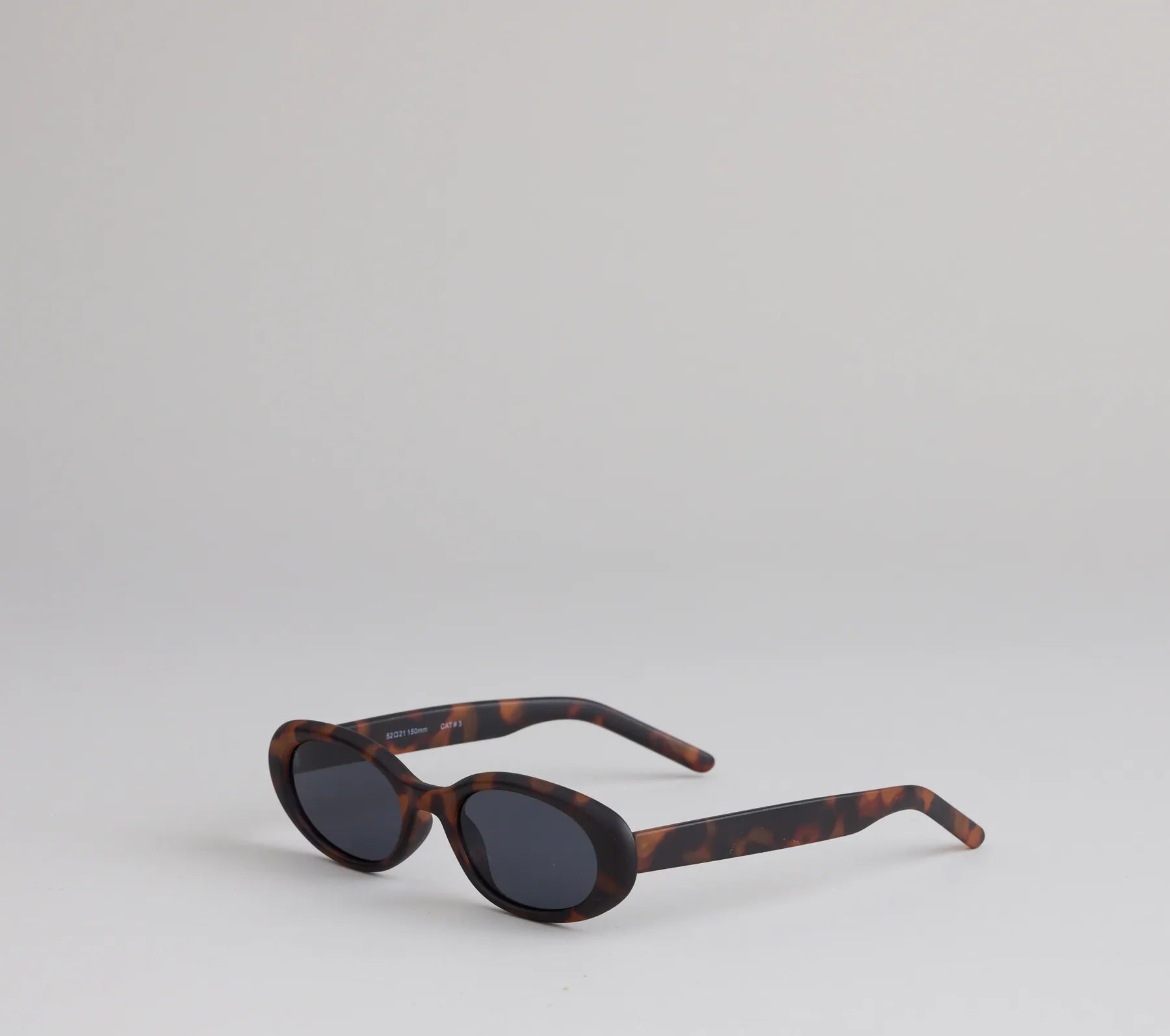 Retro Mood Tortoiseshell Oval Sunglasses - Image 2