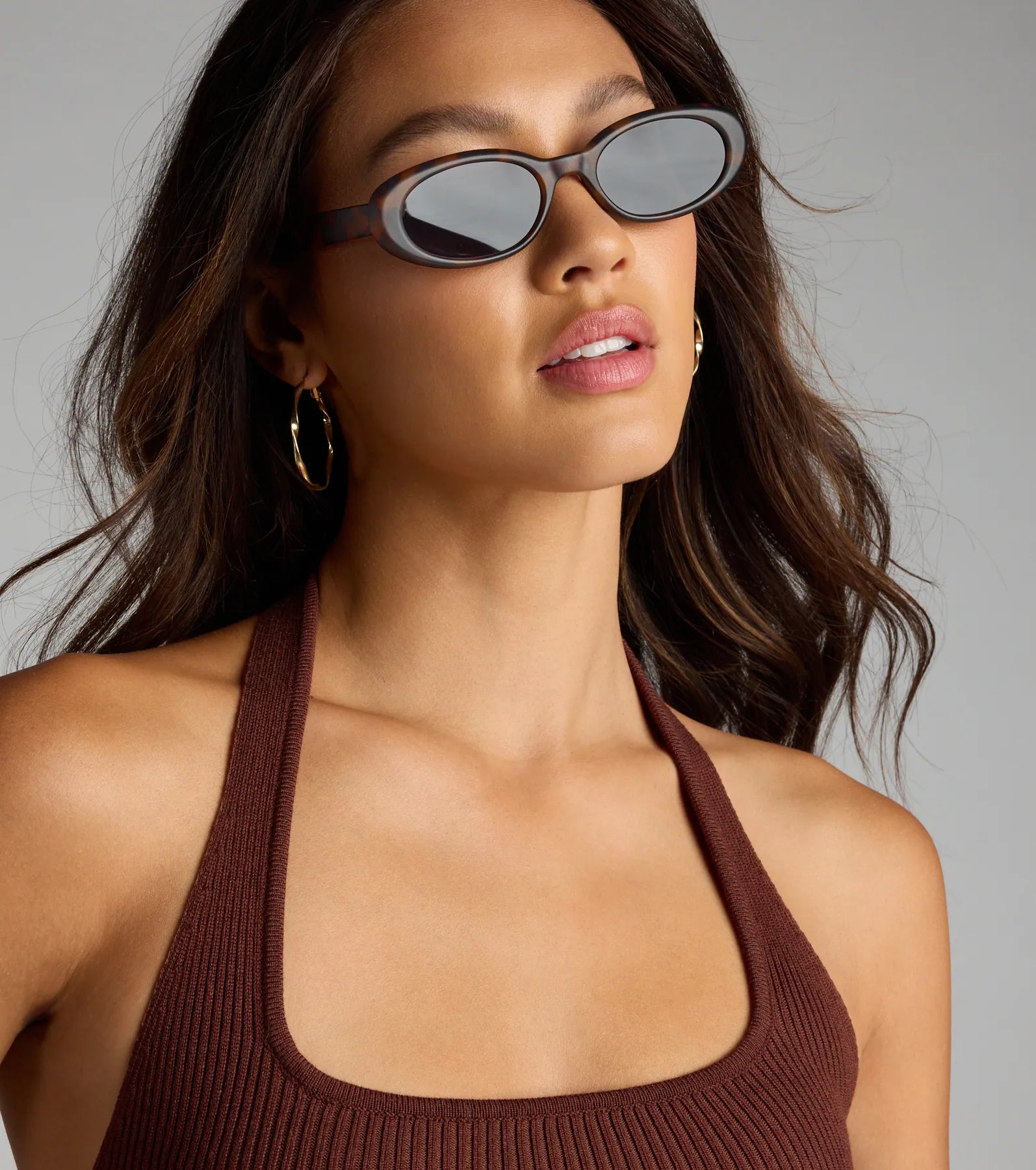 Retro Mood Tortoiseshell Oval Sunglasses - Image 3