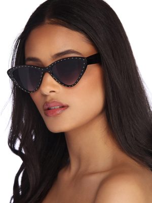 Studded Trim Cat Eye Sunglasses