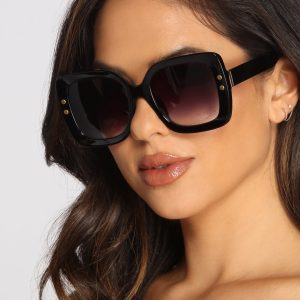 Rich Lifestyle Over-sized Square Sunglasses