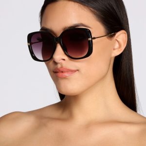 Diva Alert Sunglasses