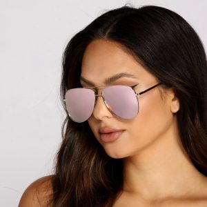 Sleek Style Aviator Sunglasses
