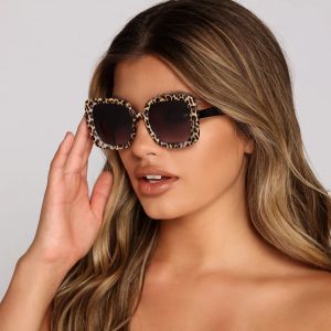 Diva Moment Leopard Print Sunglasses