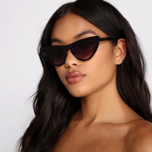 Instant Classic Cat Eye Sunglasses