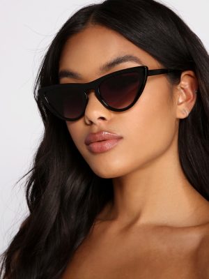 Instant Classic Cat Eye Sunglasses