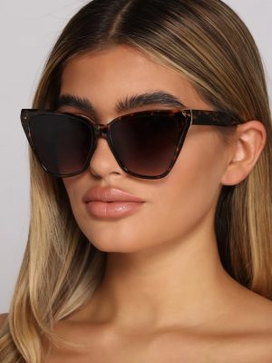 Diva Vibes Cat-Eye Sunglasses