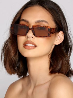 Looking Chic Rectangle Sunglasses