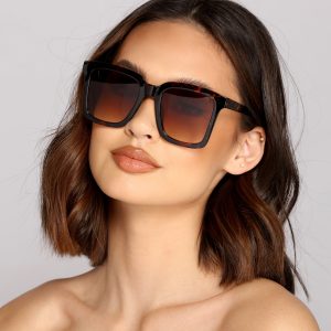 Instantly Chic Square Sunglasses