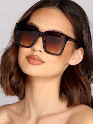 Instantly Chic Square Sunglasses