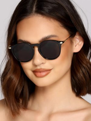 Majorly Chic Round Sunglasses