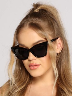 Sleek Style Cat-Eye Sunglasses