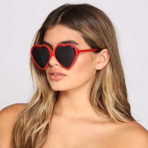 Fab And Trendy Heart-Shaped Sunglasses