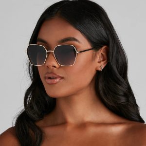 Keep It Chic And Sleek Sunglasses