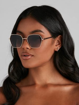 Keep It Chic And Sleek Sunglasses