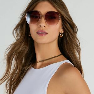 Sleek Factor Oversized Square-Shaped Sunglasses