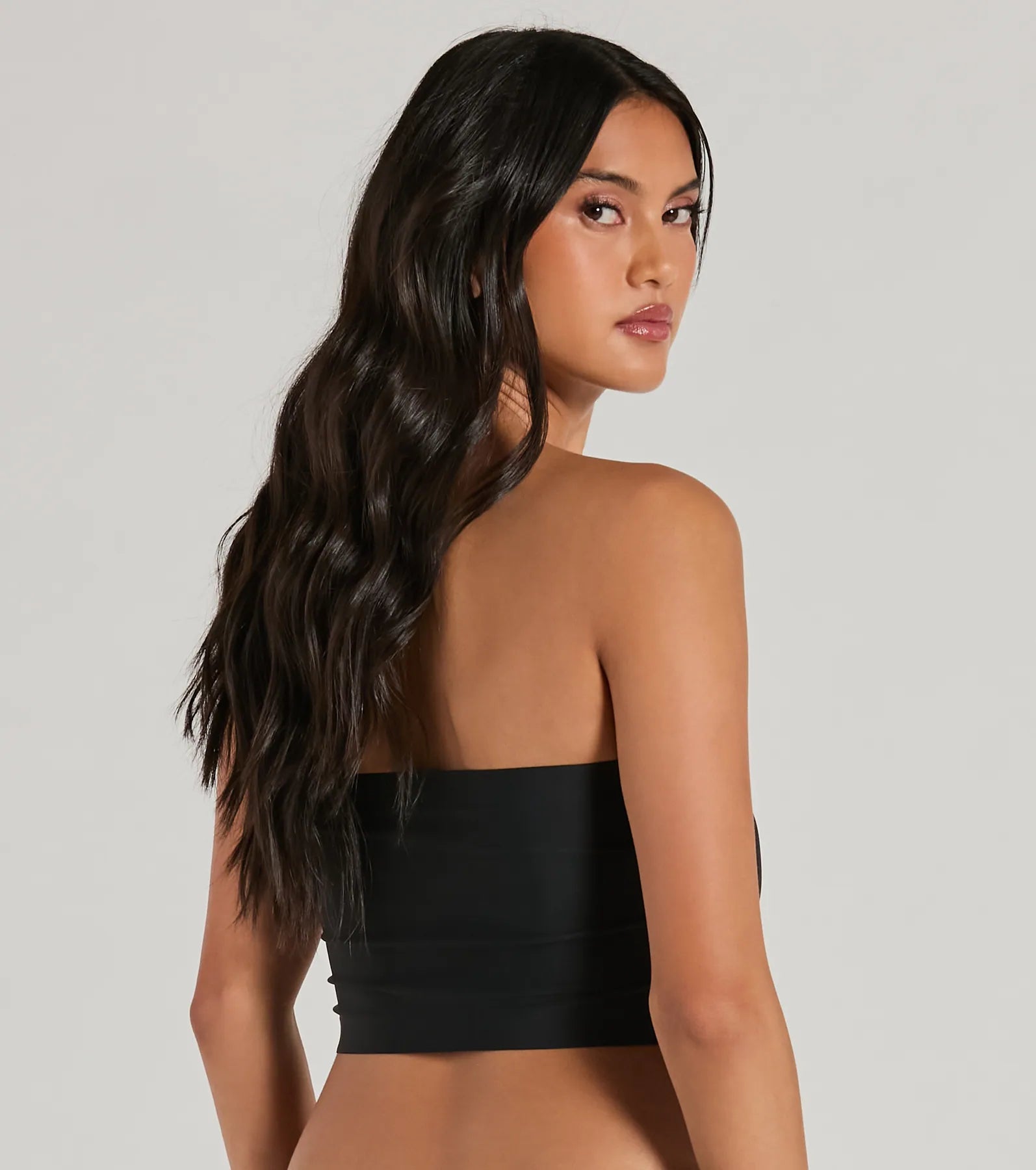 Support And Define Seamless Smooth Bandeau - Image 4