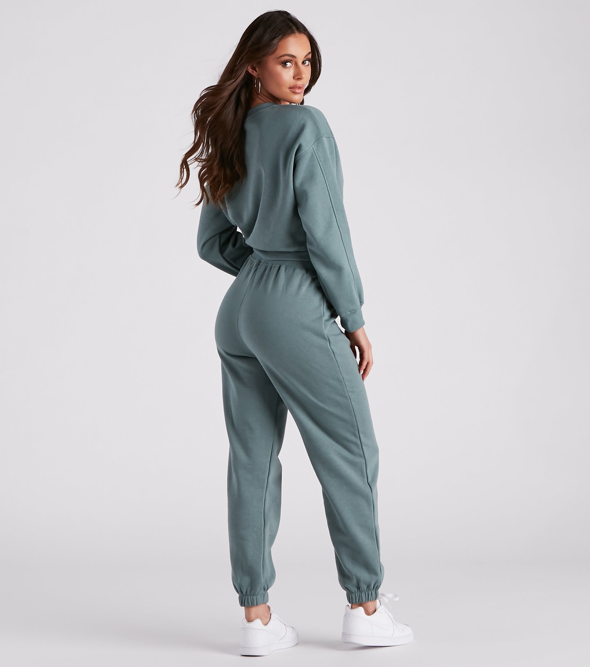 Comfy Vibes Crop Top And Sweatpants Set - Image 2