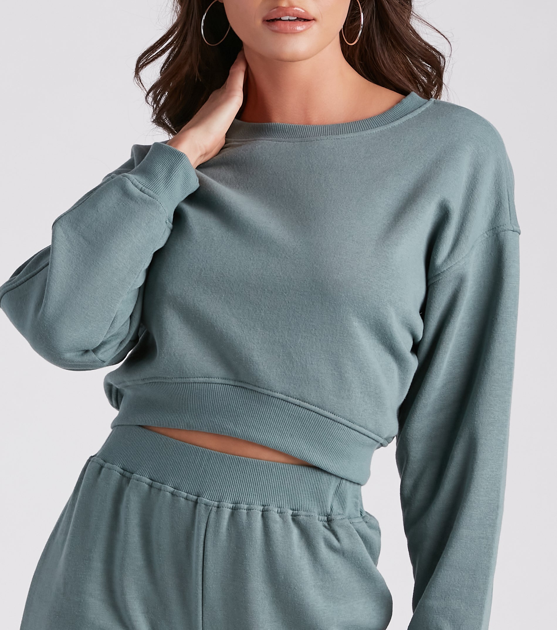 Comfy Vibes Crop Top And Sweatpants Set - Image 3