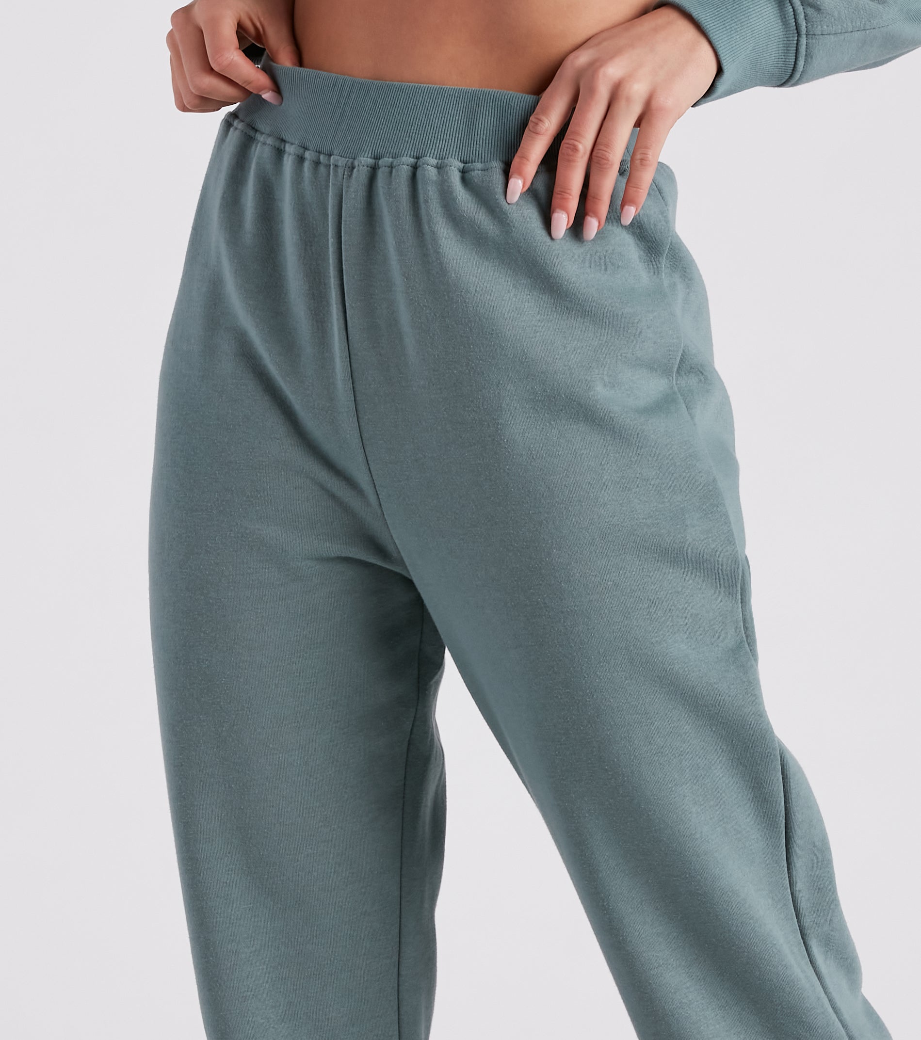 Comfy Vibes Crop Top And Sweatpants Set - Image 4