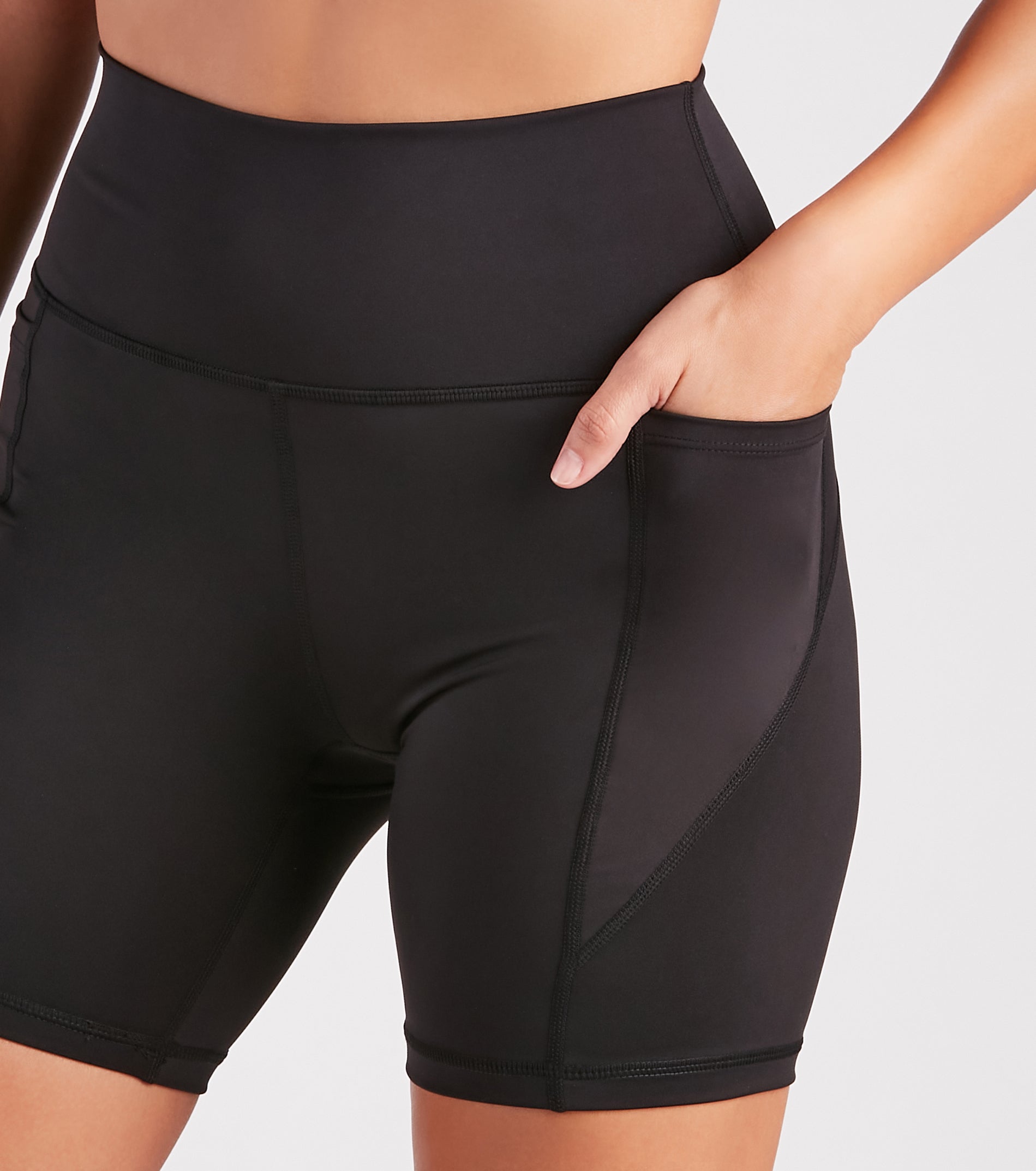 Stylish And Seamless High-Rise Biker Shorts - Image 4