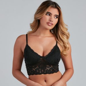 Effortless And Sultry Lace Bralette