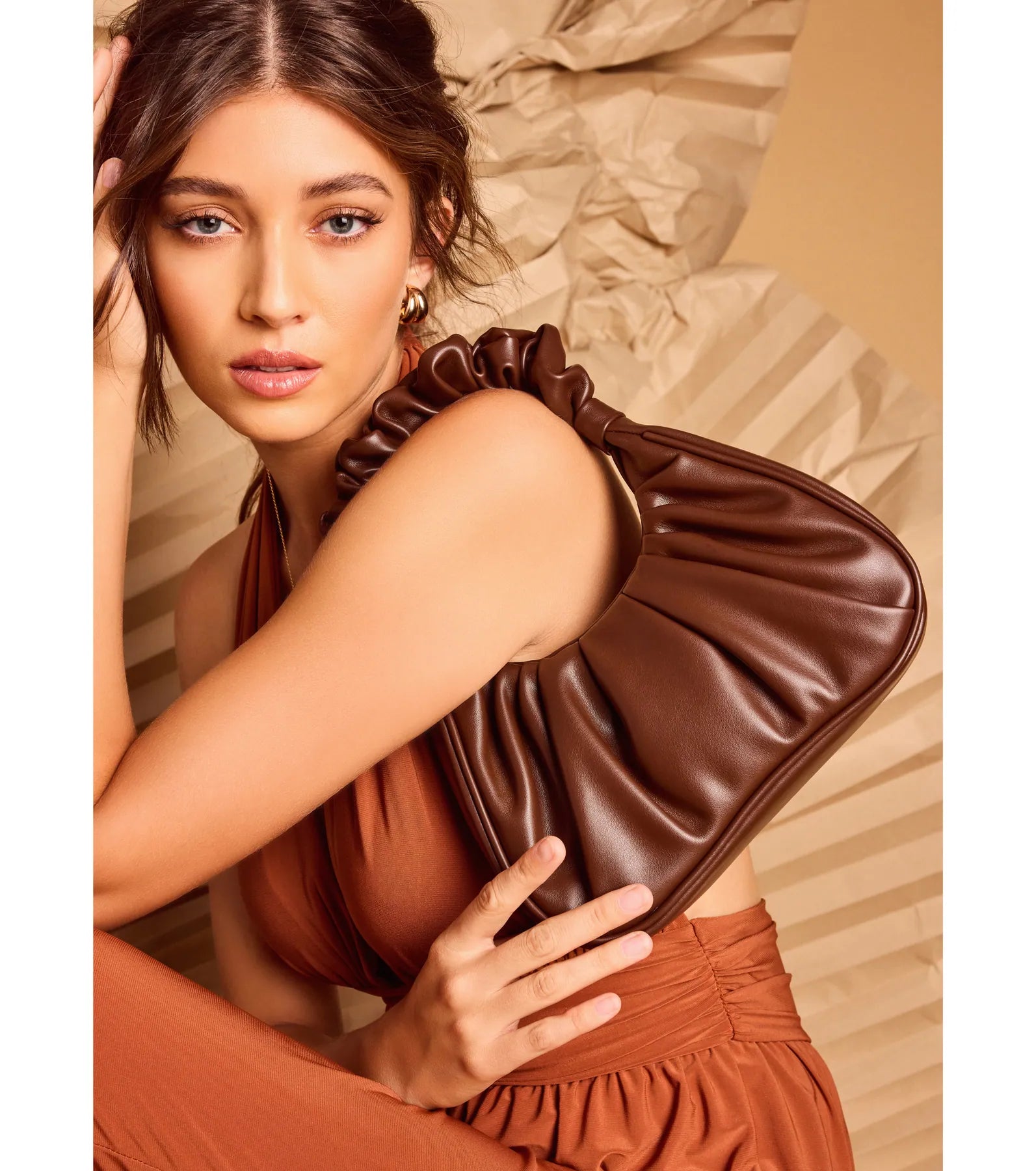 Chic And Tasteful Scrunch Mini Shoulder Bag - Image 3