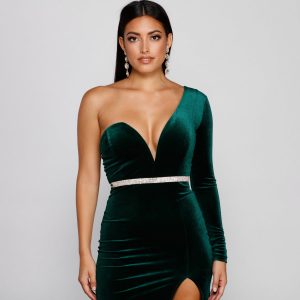 Layer On The Luxe Rhinestone Belt