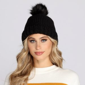 Chunky Knit Pom Pom Beanie